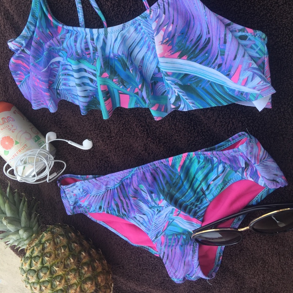 Aeropostale swimsuit - Picture 3 of 8